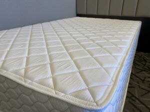 マットレスにカビが発生！どうして生えたの？カビの落とし方と予防方法を専門家が解説
