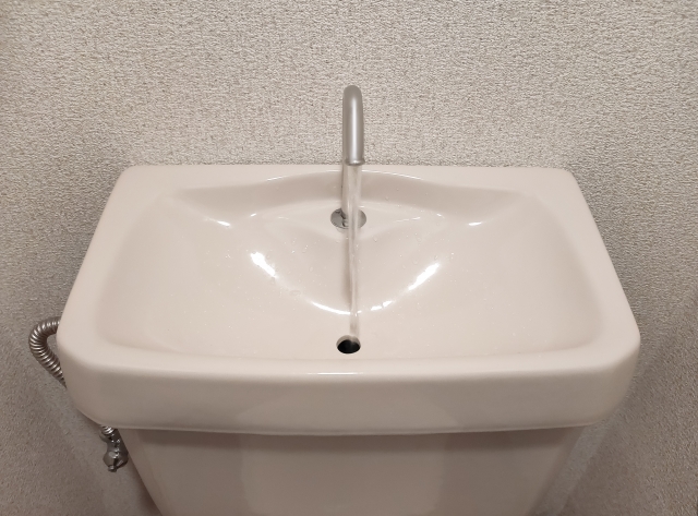 【プロ直伝】トイレタンクがカビ臭い!カビ取り・防カビ方法を徹底解説